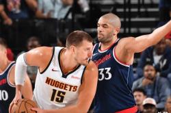 足球直播在线观看-包含76人翻盘爵士，约基奇带队取胜的词条