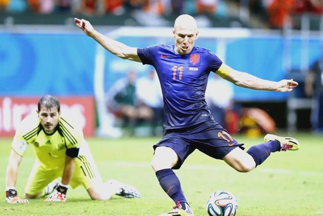 日本鏖战皇马,罗本统治全场的简单介绍 日本鏖战皇马,罗本统治全场的简单介绍